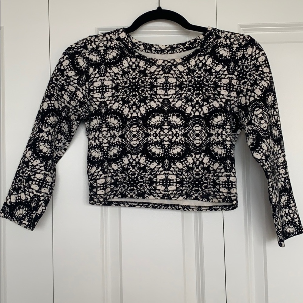 Abercrombie & Fitch Long Sleeve Crop Black & White